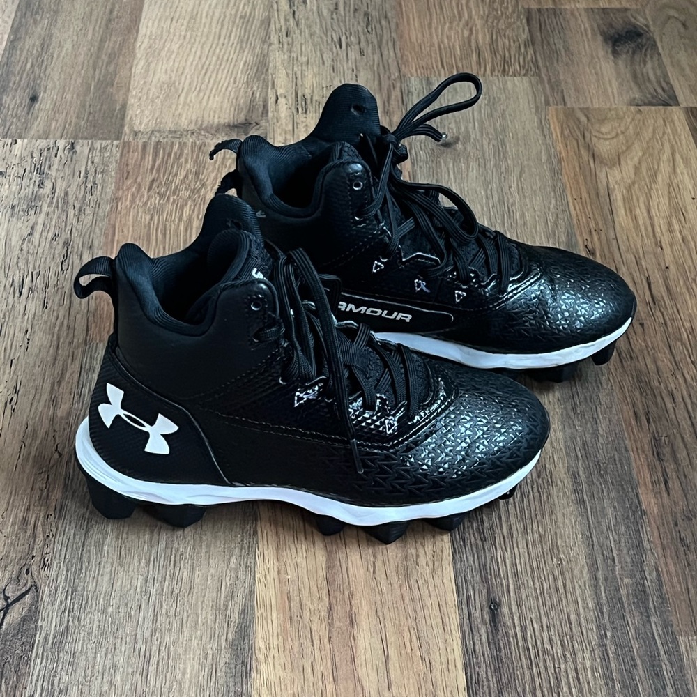 Under Armour Football Cleats Youth